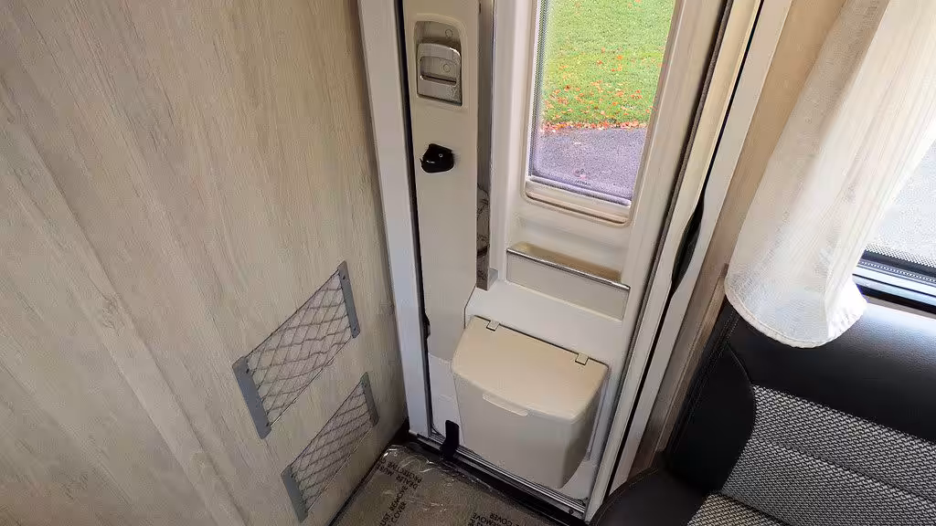 13733 18 2 133828
