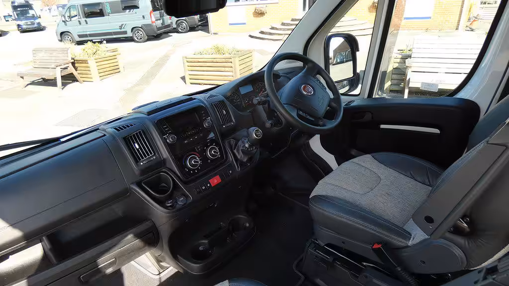13962 4 0 137918