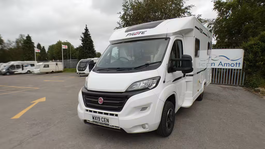 Used PILOTE P650U ESSENTIAL 2019 Motorhome